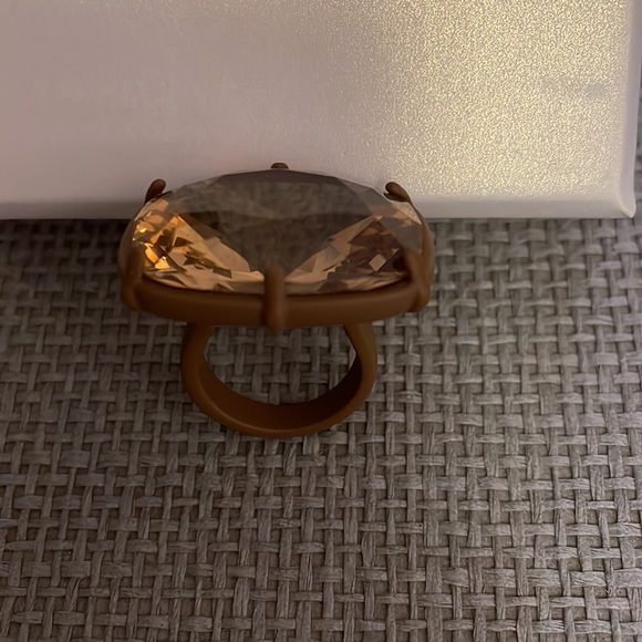 Atelier Swarovski collaboration with iconic brand, Lavin - Picture 2 of 6